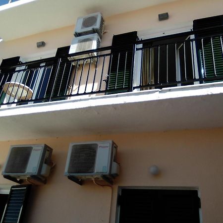 Georgia Beach Apartments Mesongi Luaran gambar